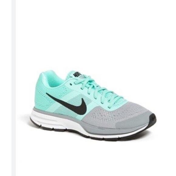 Nike Shoes - Nike Shoes Women's 8 Sneakers Fitsole Lime Green
